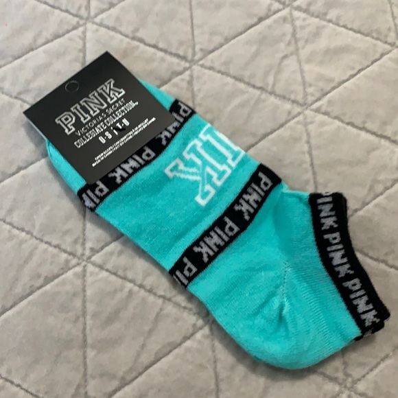 PINK Victoria's Secret Accessories - 💕5/$15 PINK Collegiate Collection Crew Socks NEW